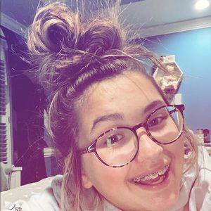 Meet your Posher, Ella